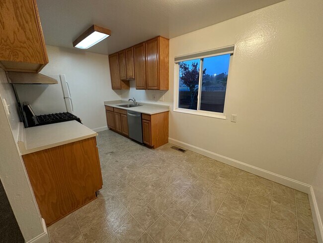 Foto del edificio - Lease break: Single Story Duplex