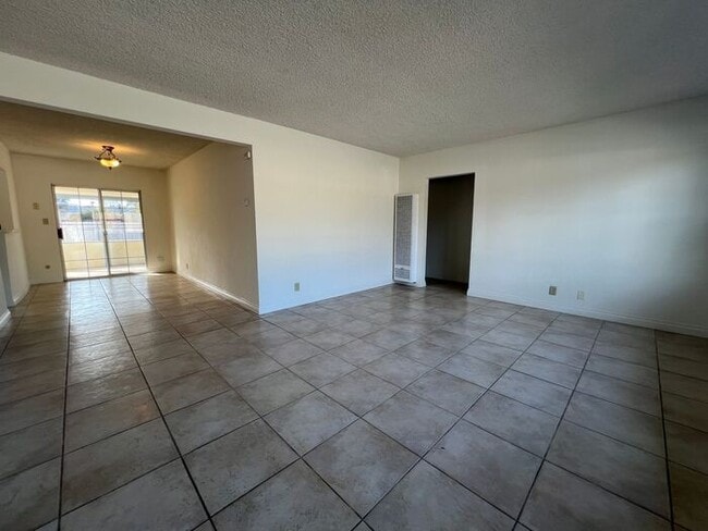 Building Photo - 4 Bedroom Home 2 Car Garage with Fenced Yard and Extra Parking