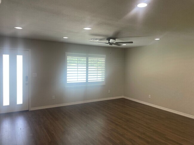 Foto del edificio - 1409 N Blair St