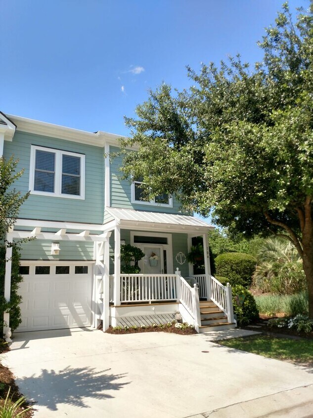 Primary Photo - RIVER POINTE TOWNHOMES