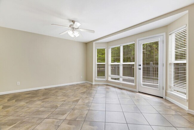 Foto del edificio - COMING SOON!! Gorgeous 3-Bedroom, 2.5-Bath...