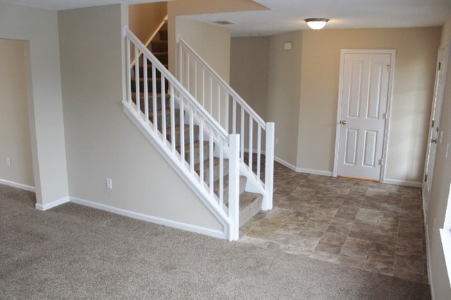 Building Photo - 10927 Creekside Meadow Dr