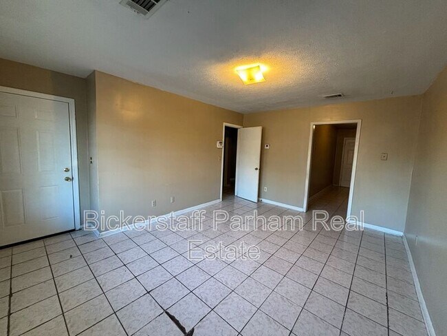 Foto del edificio - 621 Hughes St