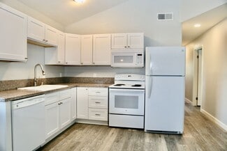 Building Photo - 4709 River Ave