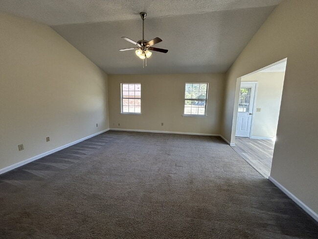 Building Photo - House for Rent