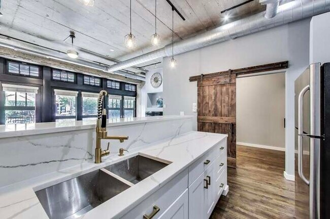 Remodelar la cocina - 1000 W 15th St