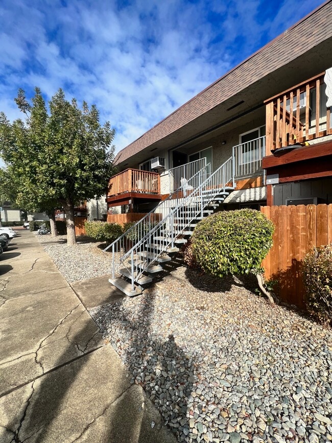 Building Photo - 2568 State Highway 273