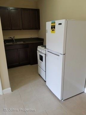 Foto del edificio - 5645 Merrill Rd