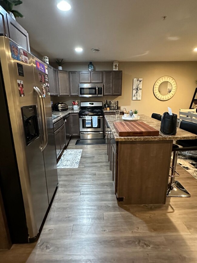 Foto del edificio - Lakeville 2 Bedroom Town Home, 2 Car Garag...