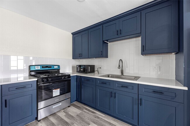Building Photo - 7616 Grahamcrest Dr