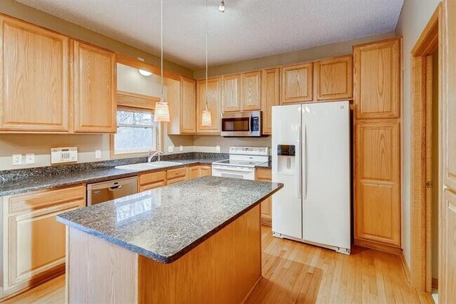 Building Photo - 20315 Erickson Paths, Farmington, MN, 55024