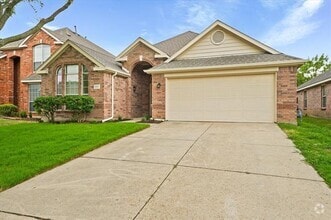 Building Photo - 2512 Travis Dr