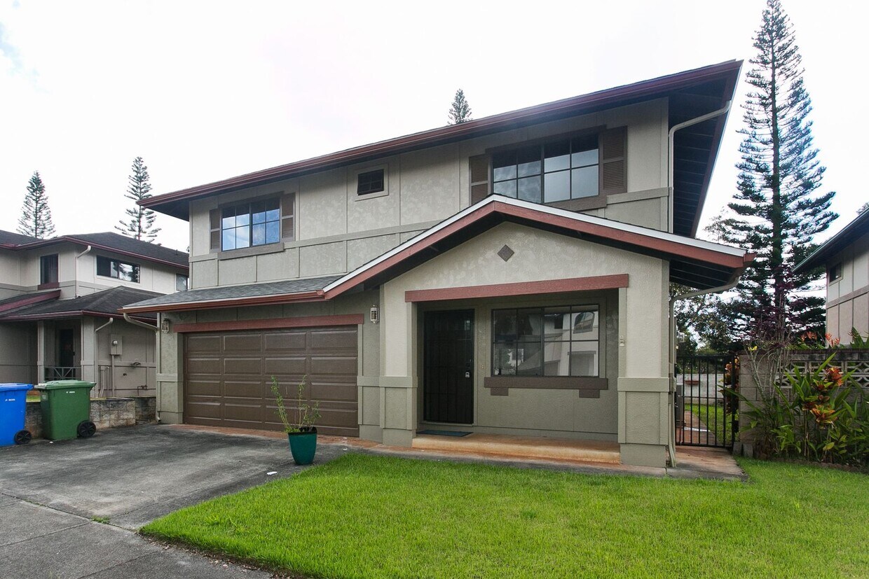 Foto principal - Mililani Mauka - 4 Bedroom, 2 1/2 Bathroom...