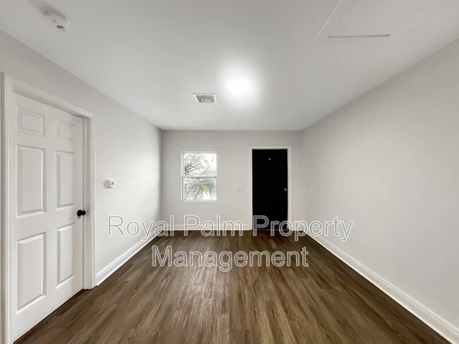 Building Photo - 27 Cypress St