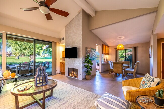 NICE OPEN FLOOR PLAN - 334 S Sierra Madre