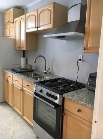 Primary Photo - 1715 Cambridge St
