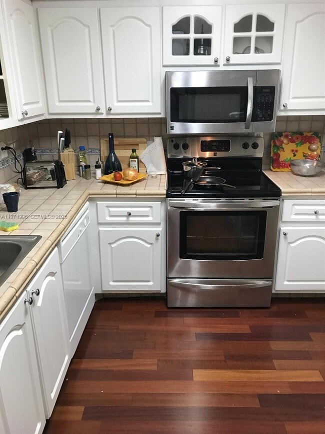 Foto del edificio - 9225 Collins Ave