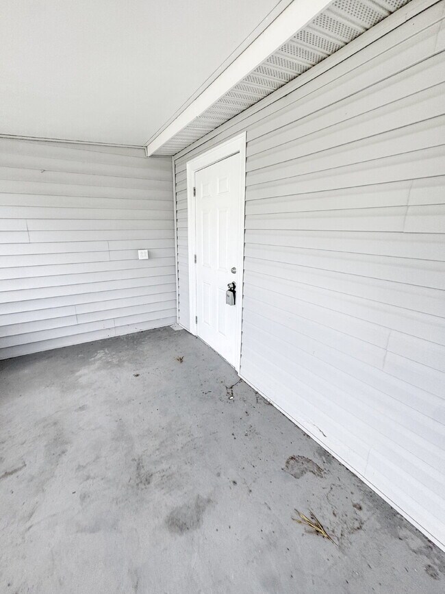 Foto del edificio - 15206 Stringfellow Rd