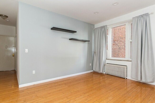 Building Photo - 3024 23rd St