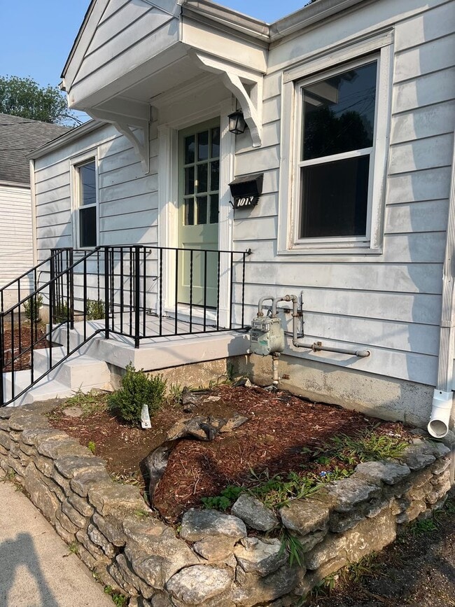 Building Photo - 1017 Carlisle Ave