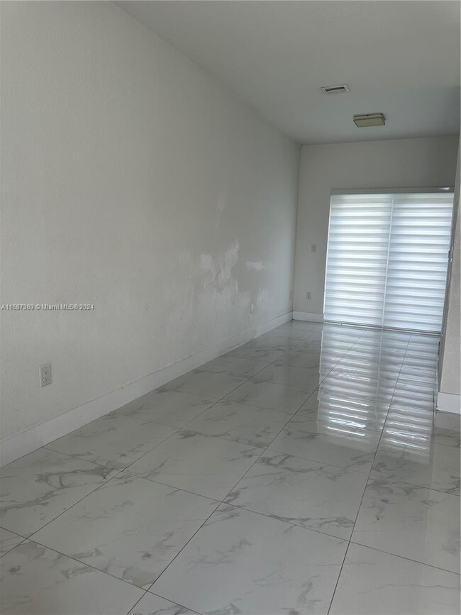 Foto del edificio - 6420 SW 139th Ave