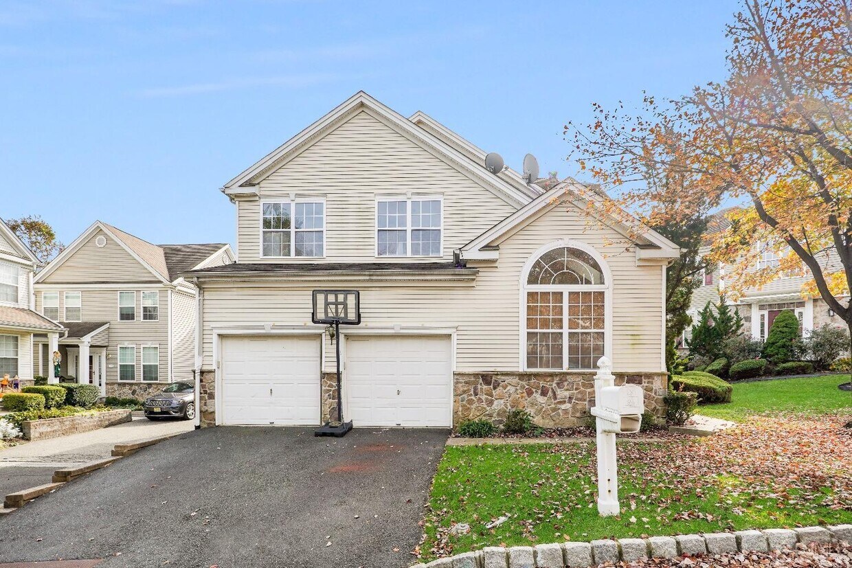 13 Biesiada Ct, Sayreville, NJ 08859 House Rental in Sayreville, NJ