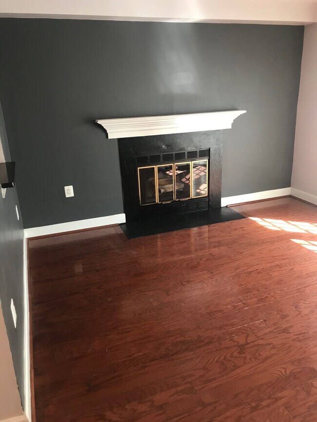 Living room - 3808 Porter St NW