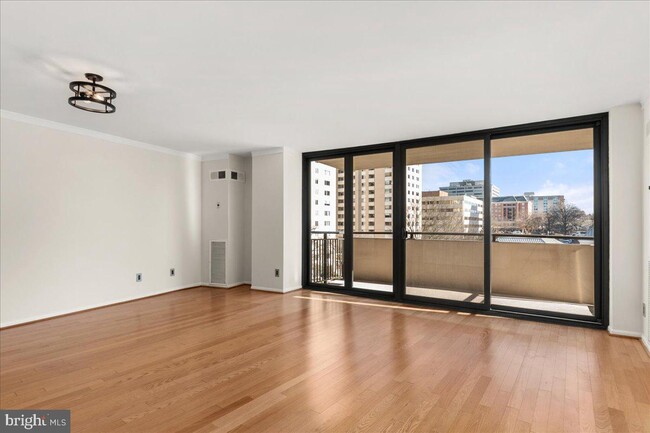Building Photo - 4620 N Park Ave