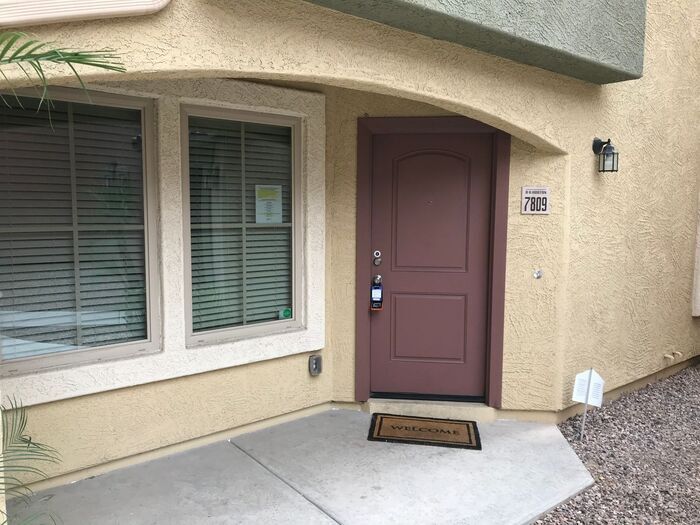 Primary Photo - 7809 W Palm Ln