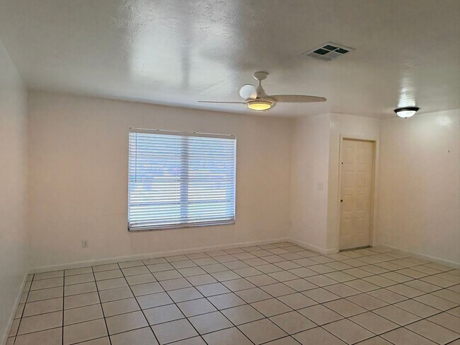 Foto del edificio - 729 SW 39th St