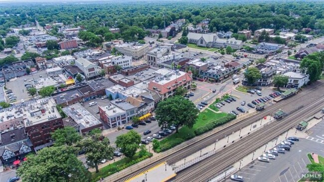 Foto del edificio - 50 E Ridgewood Ave