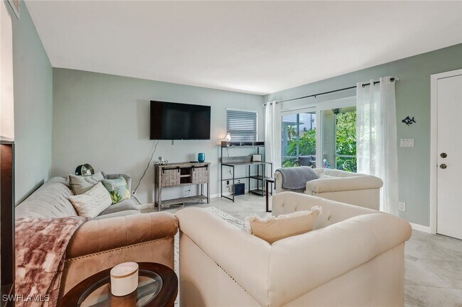 Foto del edificio - 1351 Curlew Ave