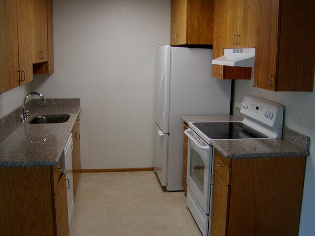 Building Photo - 930 Colina Ct