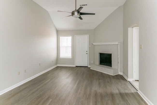 Building Photo - 5553 Mal Cove