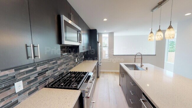 Foto del edificio - 3135 Hugo St