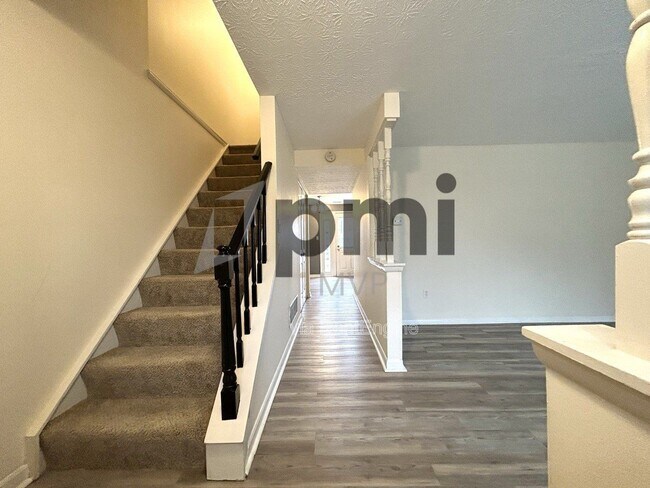 Foto del edificio - 7490 Stonetrail Way