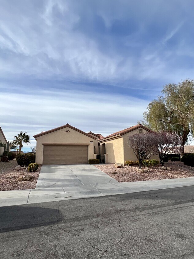 2460 Calvert City Dr, Henderson, NV 89052 House Rental in Henderson