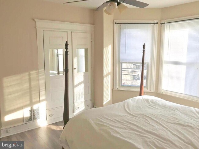 Foto del edificio - 4213 Terrace St