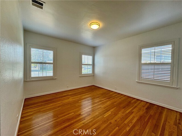 Foto del edificio - 5924 N Willard Ave