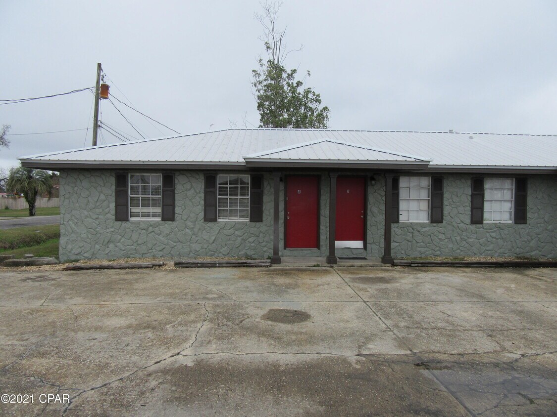 Primary Photo - 2814 N Panama Ave