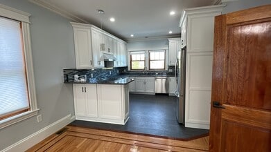 Building Photo - 46 Gerrish St