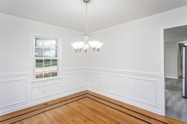Building Photo - 5901 Bayberry Ln
