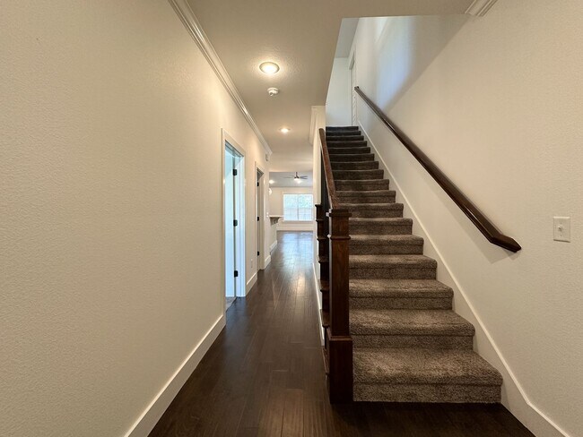 Foto del edificio - 2196 N Woodlark Ln