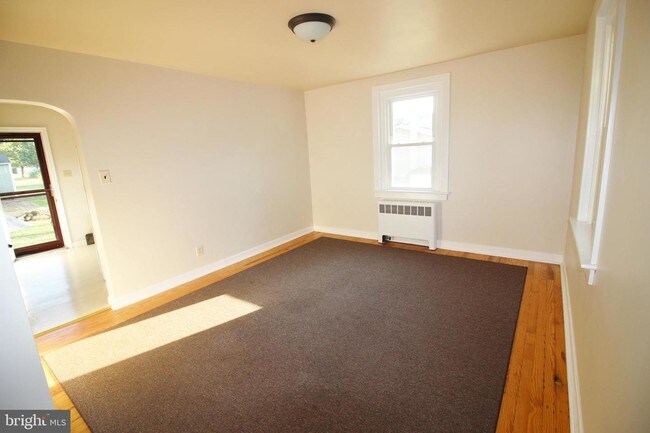 Building Photo - 116 Telford Pike