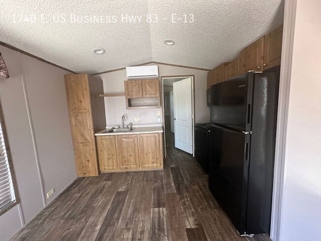 Foto del edificio - 1740 E U.S. Business 83