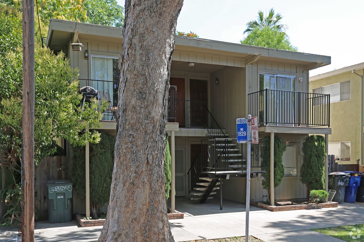 Building Photo - 2125 P St