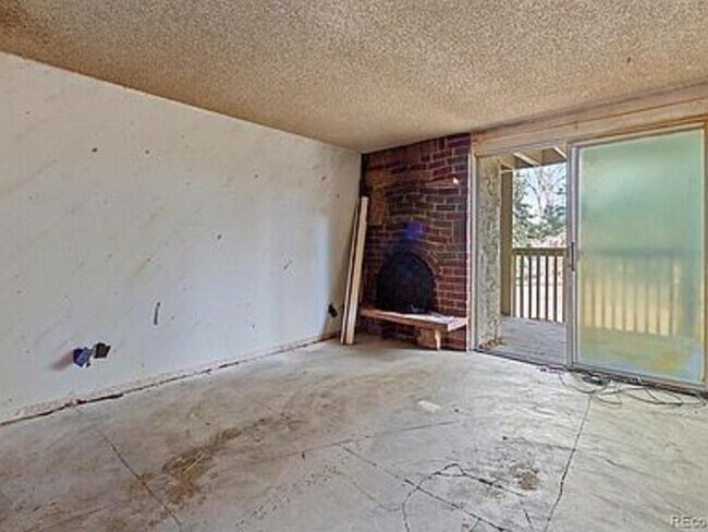 Building Photo - 1300 S Parker Rd