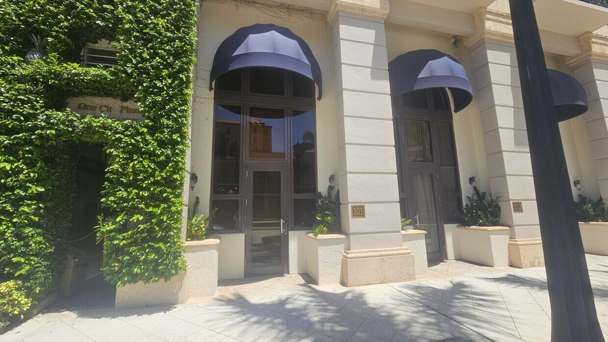Foto principal - 801 S Olive Ave