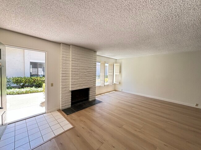Building Photo - 3945 Camino Lindo