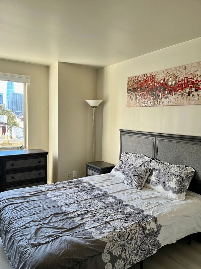 Foto del edificio - 1001 Pine St